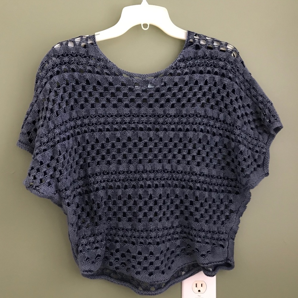 Maurices Ash/Denim Blue Crop Knit Top - Size Small